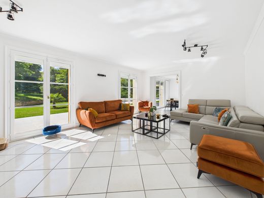 Luxury home in Fraisses, Loire