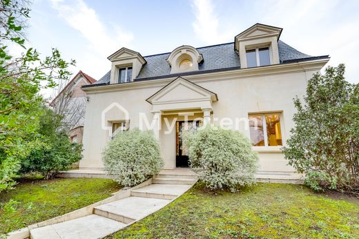 Maison de luxe à Rueil-Malmaison, Hauts-de-Seine