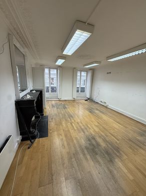 Office in Canal Saint Martin, Château d’Eau, Porte Saint-Denis, Paris