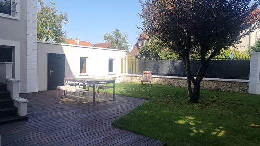 Luxe woning in Joinville-le-Pont, Val-de-Marne