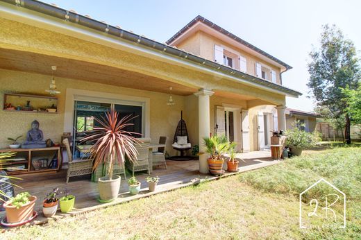 Maison de luxe à Saint-Pierre-de-Chandieu, Rhône