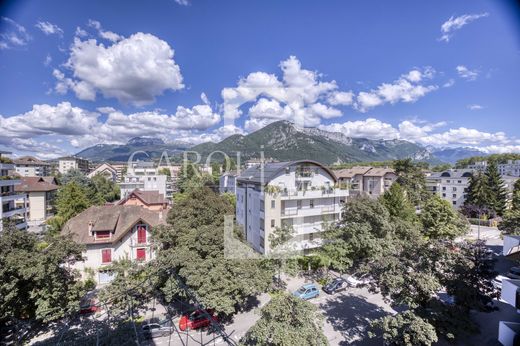 아파트 / Annecy, Haute-Savoie