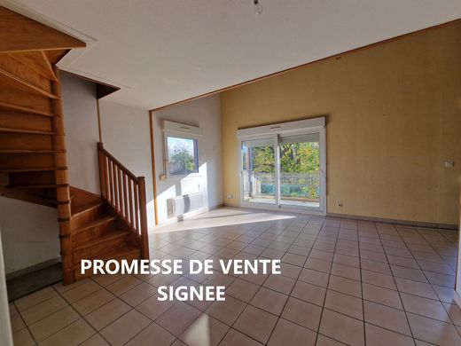 Duplex in Couzon-au-Mont-d'Or, Rhône