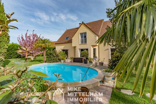 Luxury home in Adainville, Yvelines