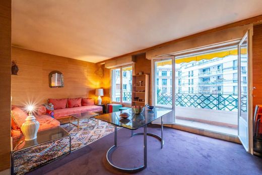 Apartment in Motte-Picquet, Commerce, Necker, Paris