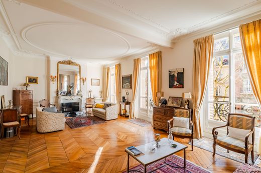 Apartment in Tour Eiffel, Invalides – Ecole Militaire, Saint-Thomas d’Aquin, Paris