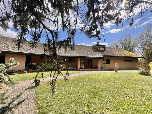 Maison de luxe à Mercury, Savoie