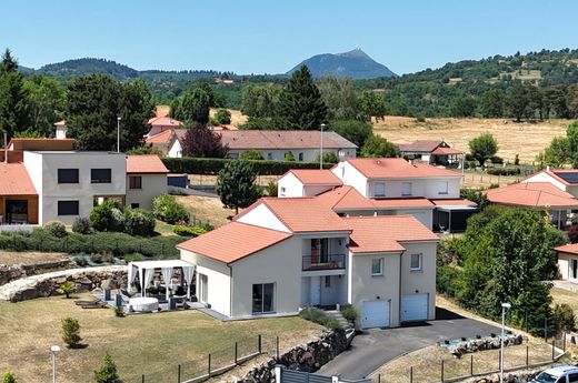 ‏בתי יוקרה ב  Saint-Genès-Champanelle, Puy-de-Dôme