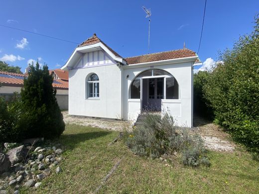 Luxury home in Andernos-les-Bains, Gironde