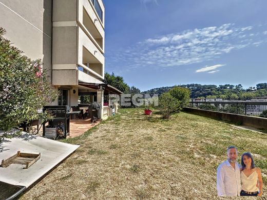 Apartment / Etagenwohnung in Cagnes-sur-Mer, Alpes-Maritimes