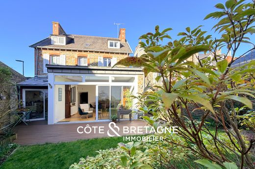 Luxus-Haus in Saint-Brieuc, Côtes-d'Armor
