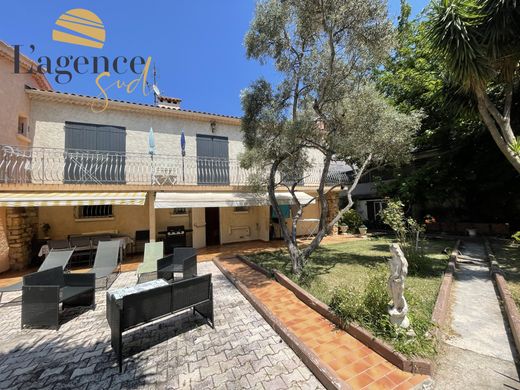 Πολυτελή κατοικία σε La Garde, Var