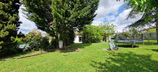 Villeneuve-lès-Bouloc, Upper Garonneの高級住宅