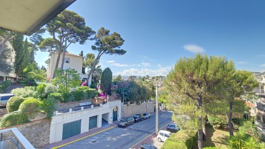 Apartment / Etagenwohnung in Le Cannet, Alpes-Maritimes