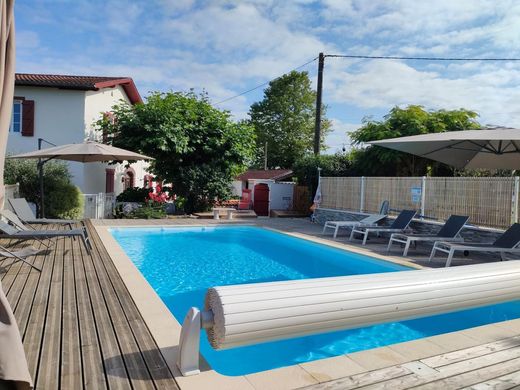 Casa de lujo en Donapaleu, Pirineos Atlánticos