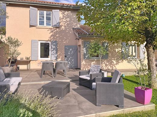 Элитный дом, Сен-Жени-Лаваль, Rhône