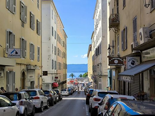 아파트 / Ajaccio, South Corsica