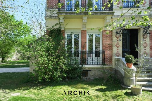 Luxury home in Sonchamp, Yvelines