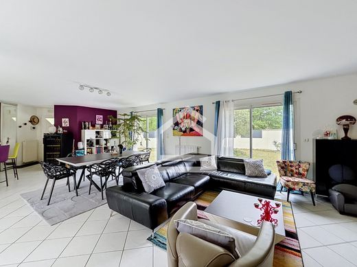Luxury home in Martignas-sur-Jalle, Gironde
