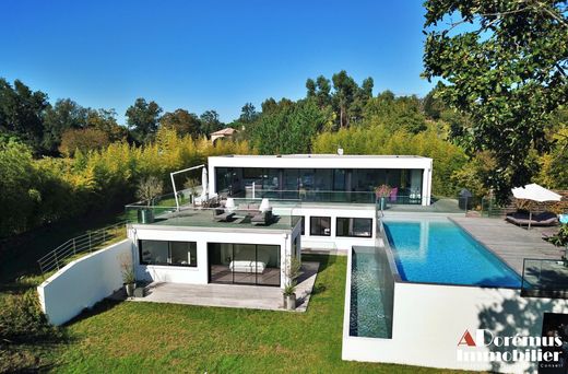 Villa in Bouliac, Gironde