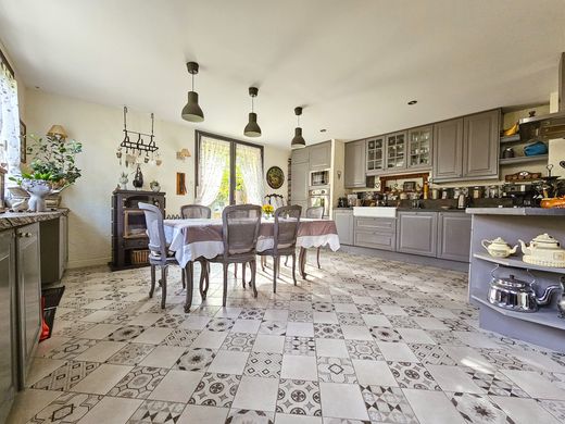 Luxury home in Carrières-sous-Poissy, Yvelines