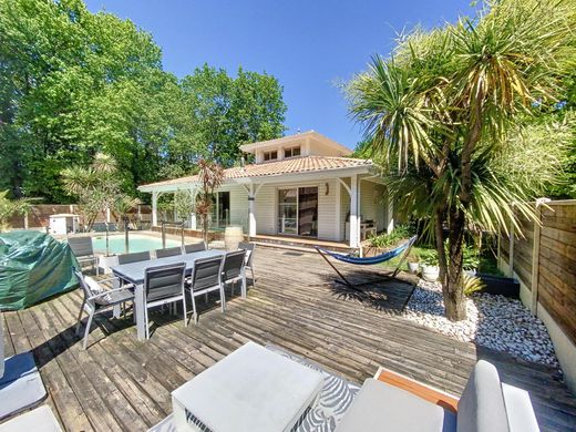 Luxury home in Gujan-Mestras, Gironde