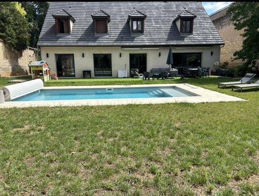 Luxe woning in Nevers, Nièvre