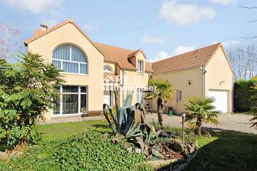 Luxus-Haus in Le Perray-en-Yvelines, Yvelines