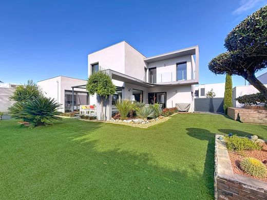 Perpignan, Pyrénées-Orientalesの高級住宅