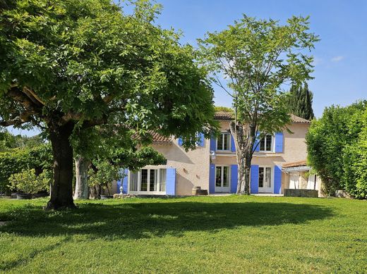 Villa in Le Puy-Sainte-Réparade, Bouches-du-Rhône