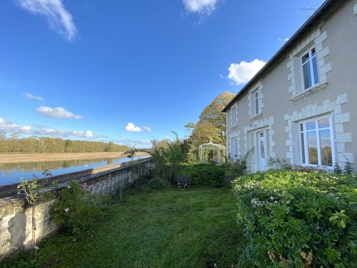 Πολυτελή κατοικία σε Chênehutte-Trèves-Cunault, Maine-et-Loire