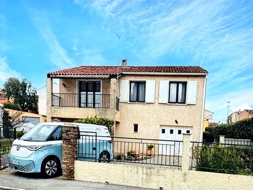Luxury home in La Londe-les-Maures, Var