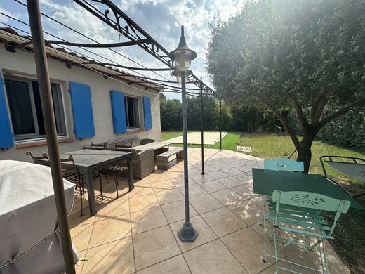 Villa in Le Val, Var