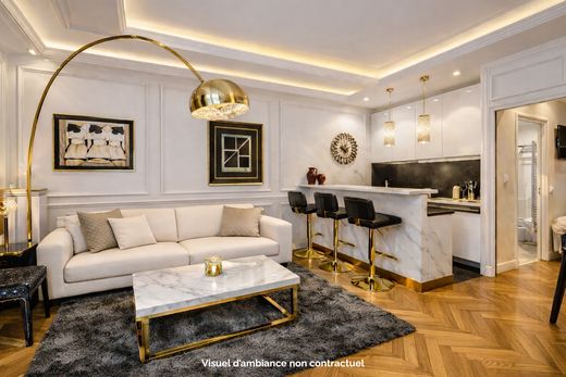 Apartment in Chatelet les Halles, Louvre-Tuileries, Palais Royal, Paris
