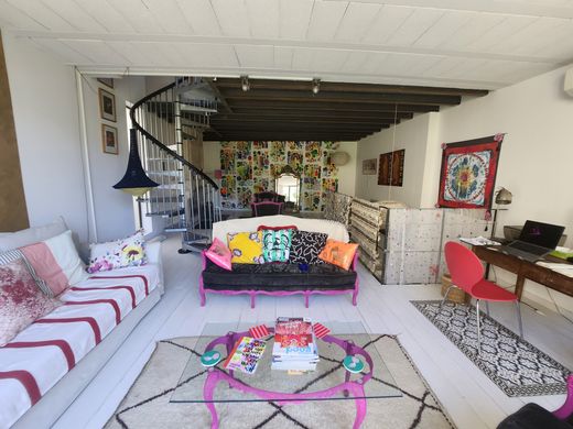 Luxury home in Uzès, Gard