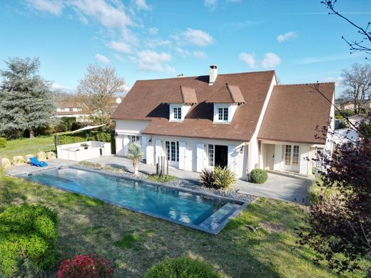 Luxury home in Roussillon, Isère