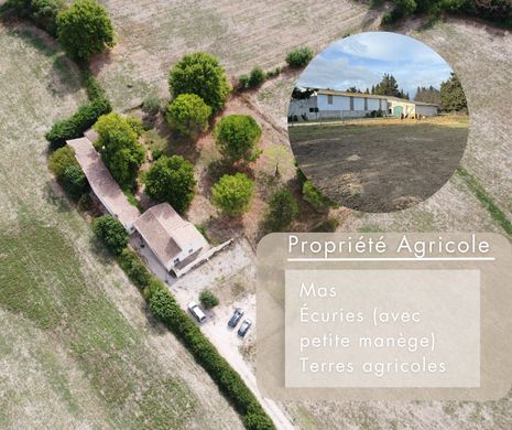 Willa w Nîmes, Gard