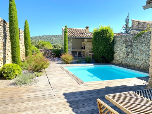 Luxus-Haus in Goudargues, Gard