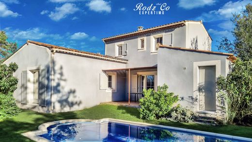 Luxus-Haus in Saint-Saturnin-lès-Apt, Vaucluse