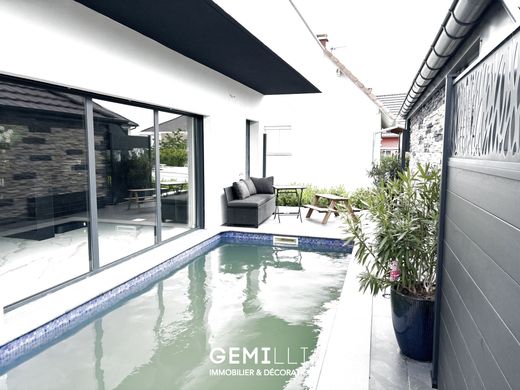 Casa di lusso a Wittelsheim, Alto Reno