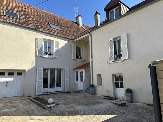 Luxus-Haus in Dampmart, Seine-et-Marne