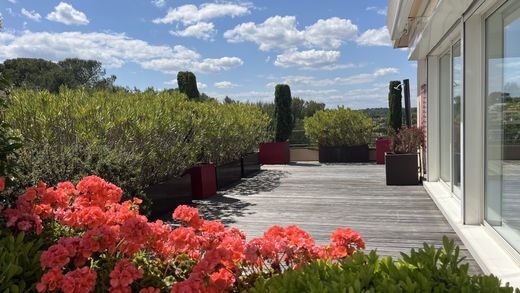 Apartment in Nîmes, Gard