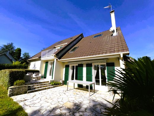 Casa di lusso a Saint-Witz, Val d'Oise