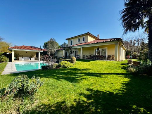 Villa in Sainte-Foy-lès-Lyon, Rhône