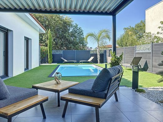 Πολυτελή κατοικία σε Pollestres, Pyrénées-Orientales