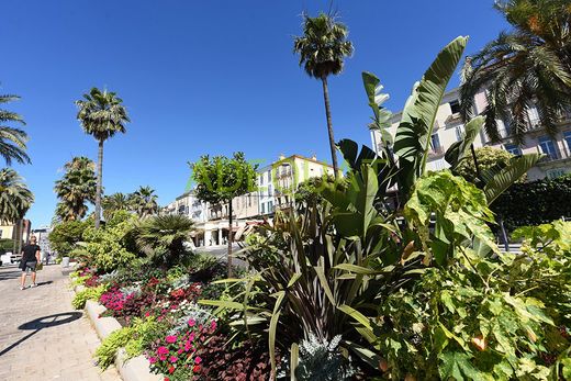 Apartment / Etagenwohnung in Hyères, Var