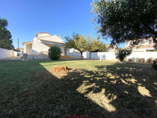 Villa a Aimargues, Gard