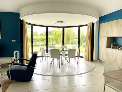 Maison de luxe à Esquelbecq, Nord