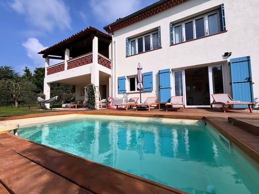 Luxury home in Opio, Alpes-Maritimes