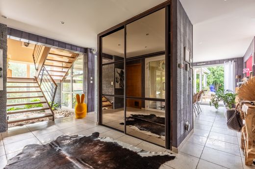 Luxury home in Gannat, Allier